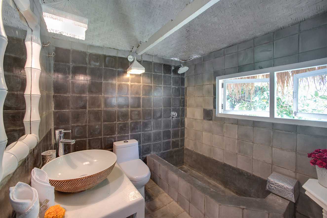 Lumbung Room Bathroom
